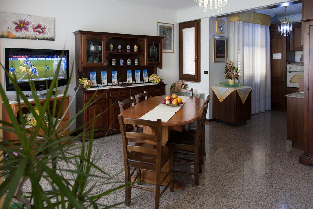 Affittacamere Acquamarina Oristano Ngoại thất bức ảnh