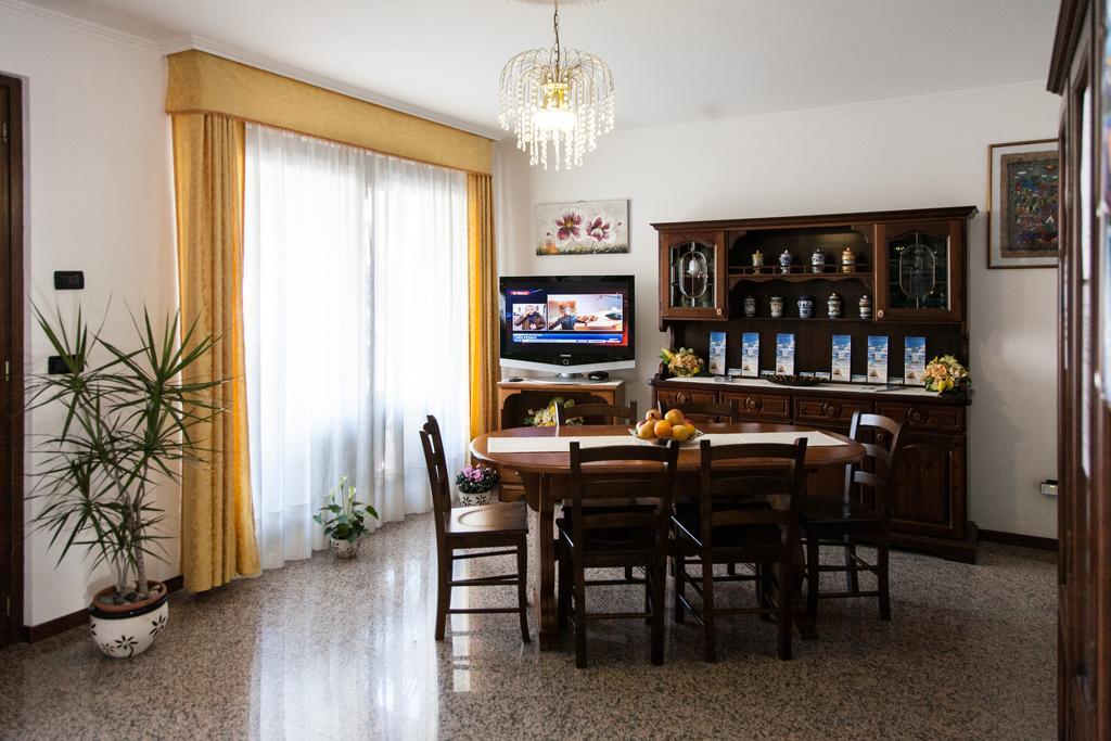 Affittacamere Acquamarina Oristano Ngoại thất bức ảnh